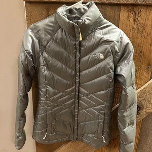 Women's Lightweight Silver North Face Jacket